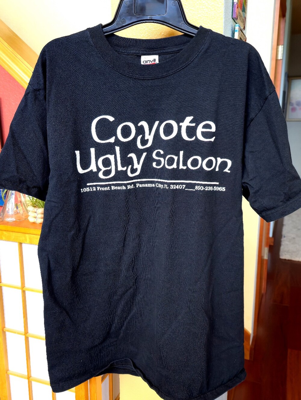 Anvil Coyote Ugly Saloon Black Mens T-shirt Size Large